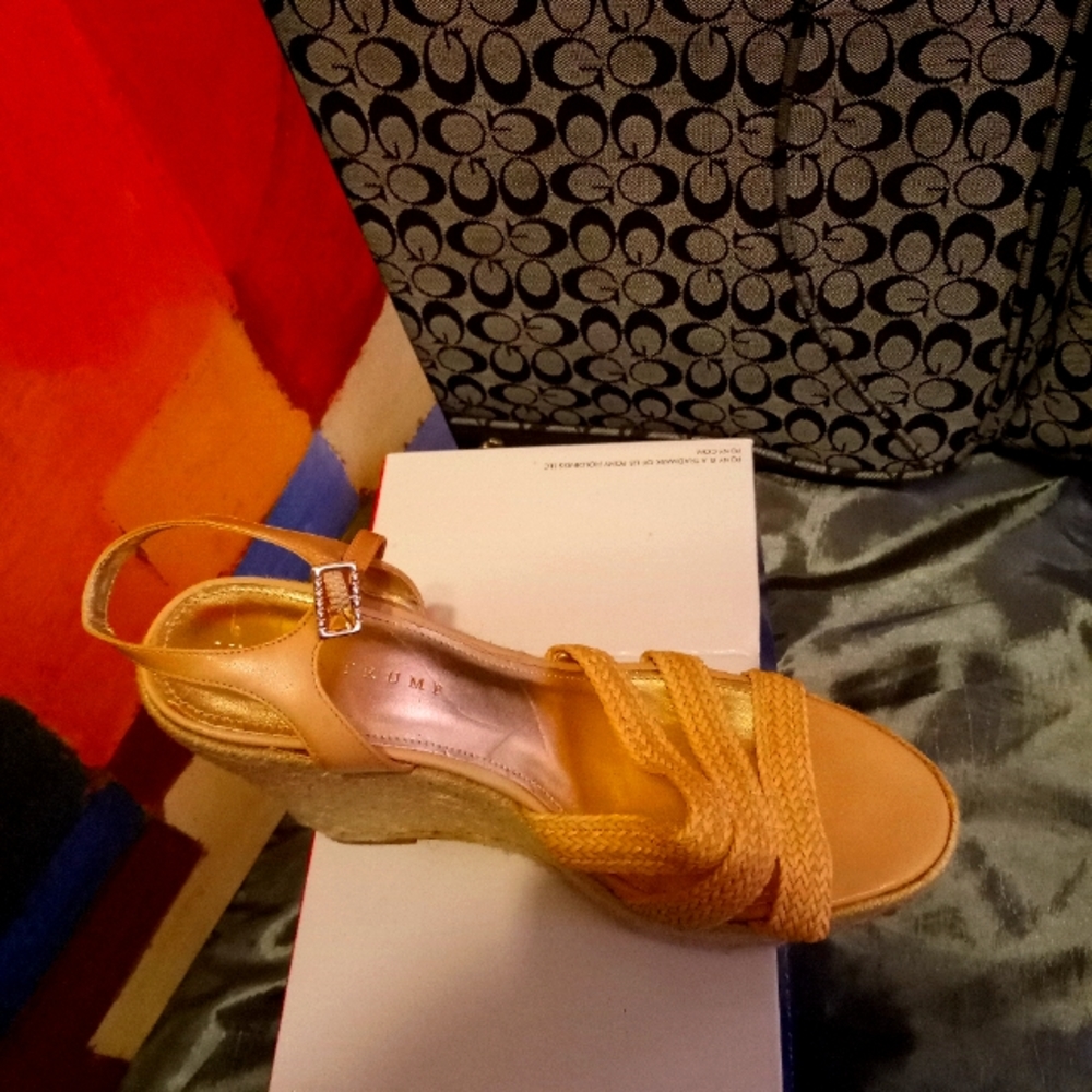 Sandal Ivana Trump